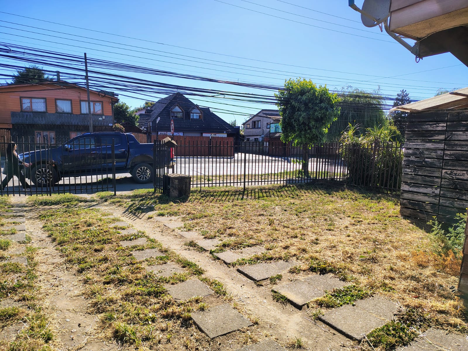 Arriendo casa de dos pisos, individual en Condominio Villa Parque del Río