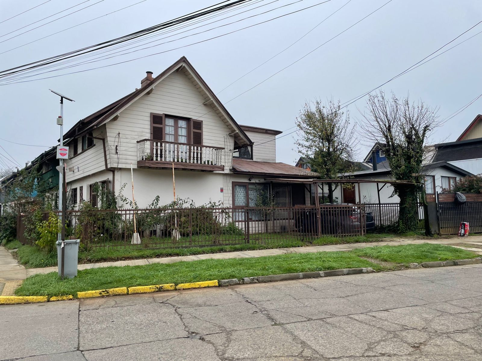 Se vende casa de dos pisos, pareada  en sector regional