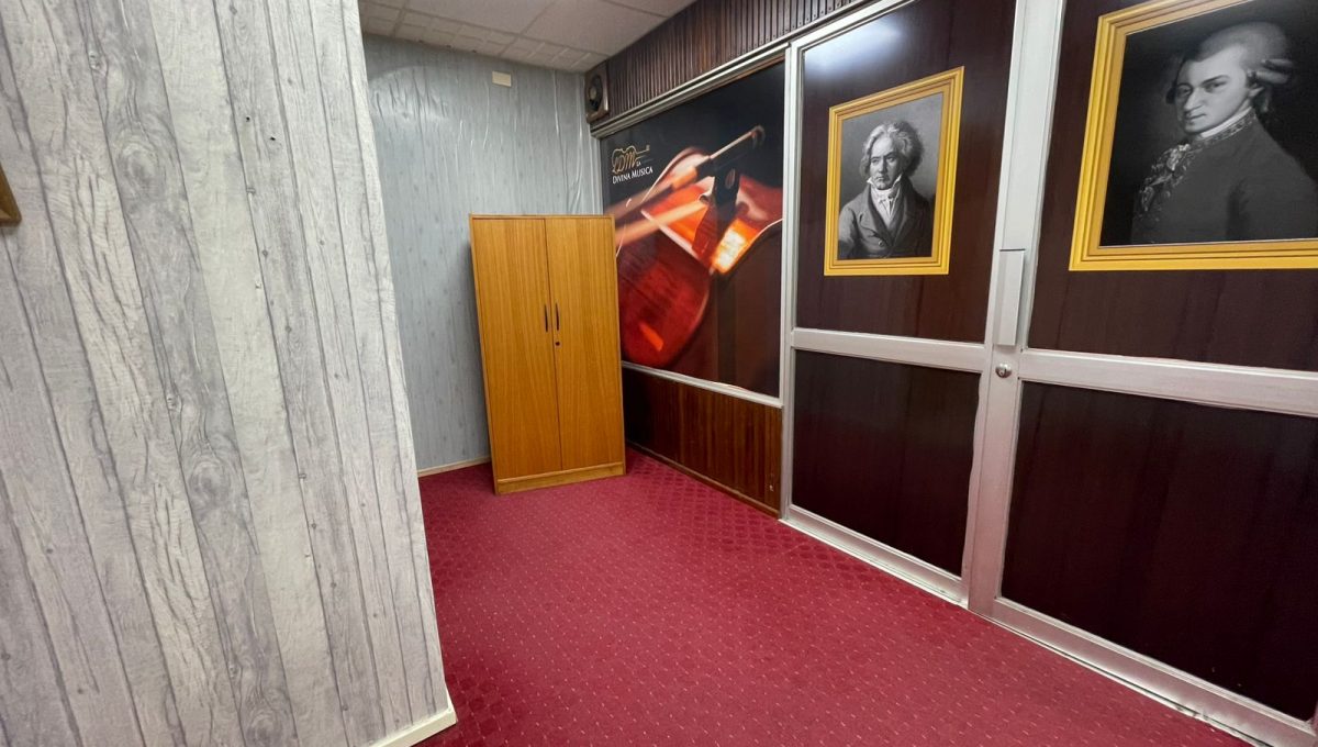 06c694a2-b90e-4747-a7d6-85a6bd6bf023