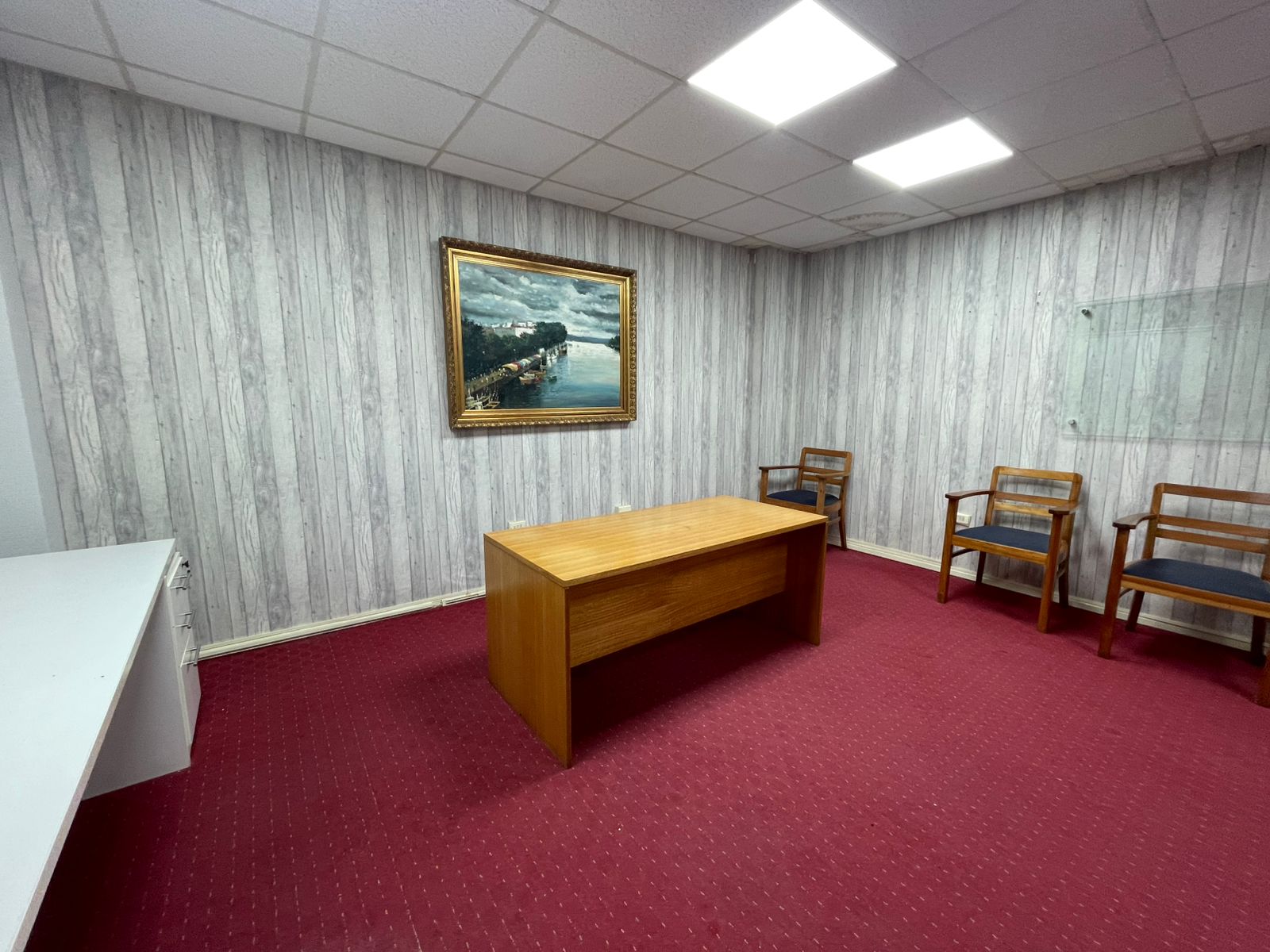 Arriendo Cómoda Oficina en Galería Picarte