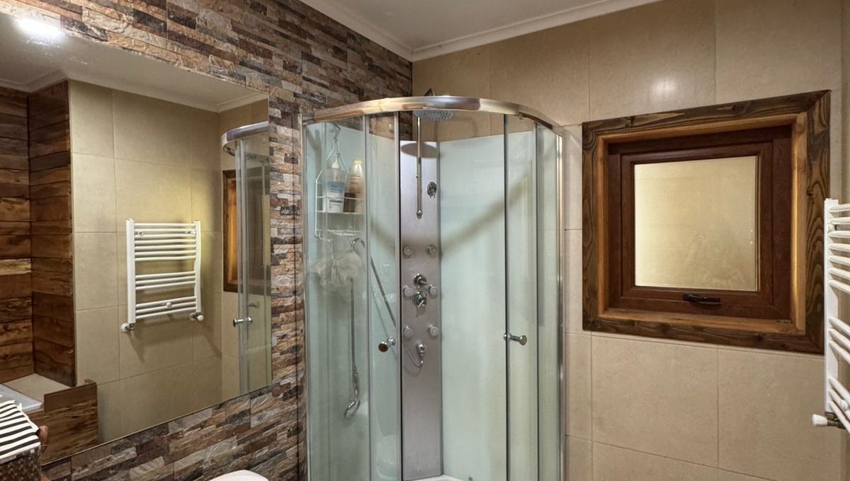 9d83d8c8-b3a7-4ab4-8c24-6ae2e5ad7523