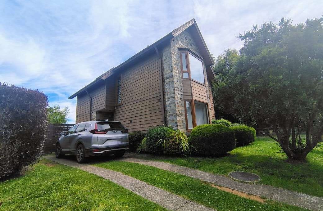 c979395e-0b2b-40e3-b12c-8c0f4213e1fa