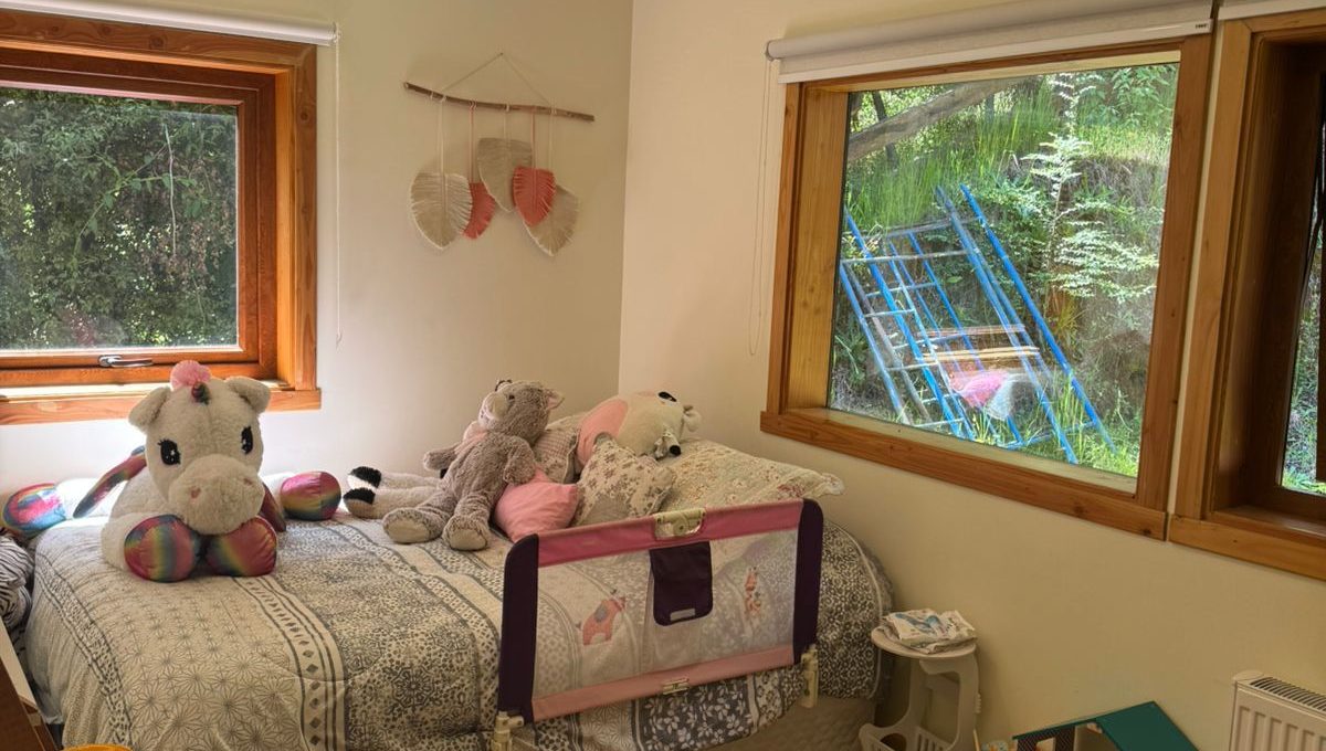 f6165503-d72e-478e-bc4c-41f2aa4241fe