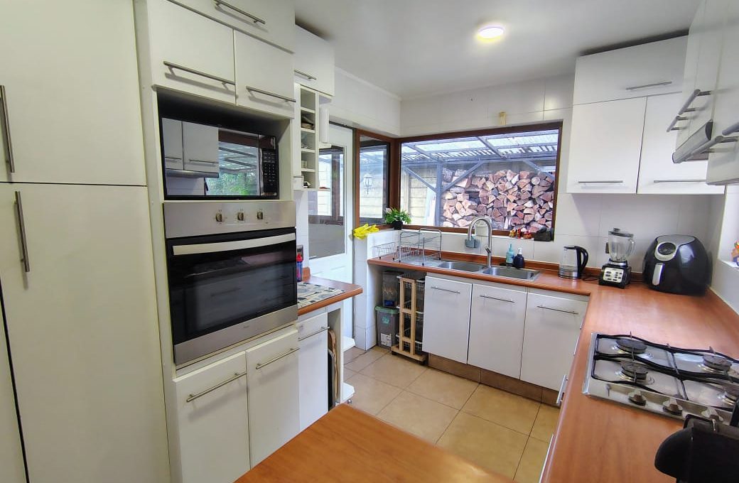 fdb2a666-9f08-48bd-8908-9561d851fbeb