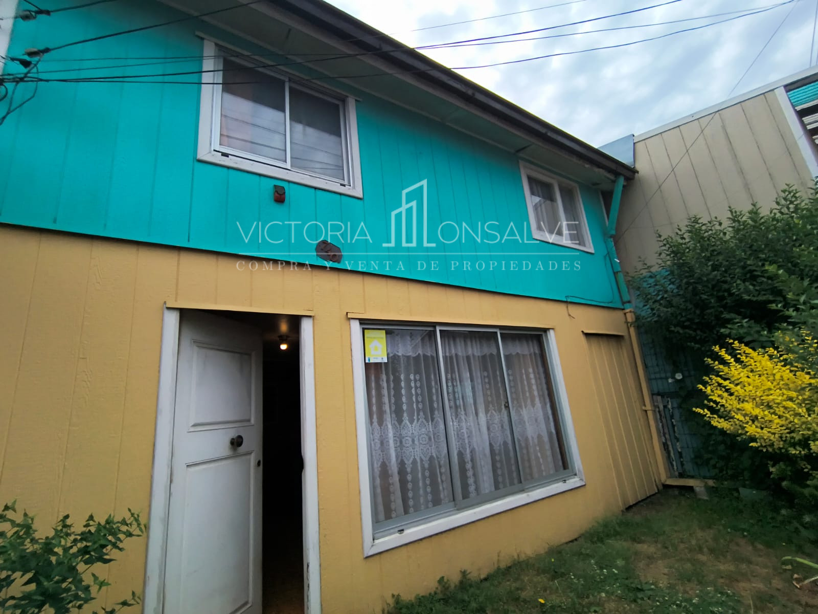 Vendo Amplia Casa Pareada 2 pisos en Sector San Pedro