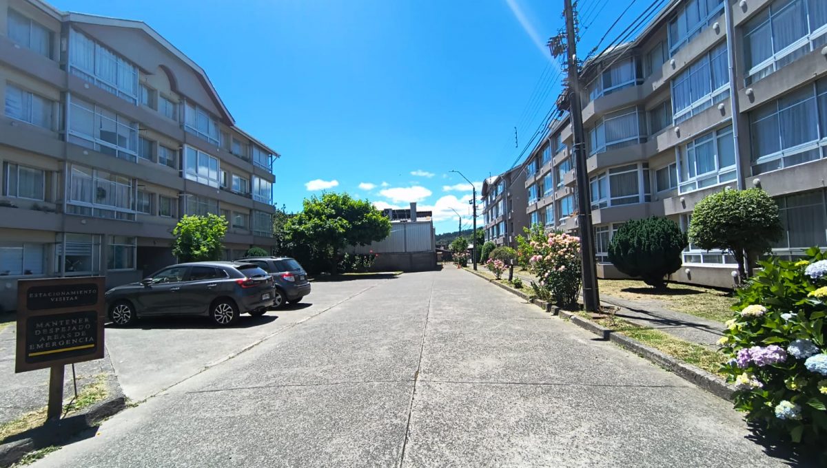 c39566e9-0395-45e0-95f2-3f7508636a04