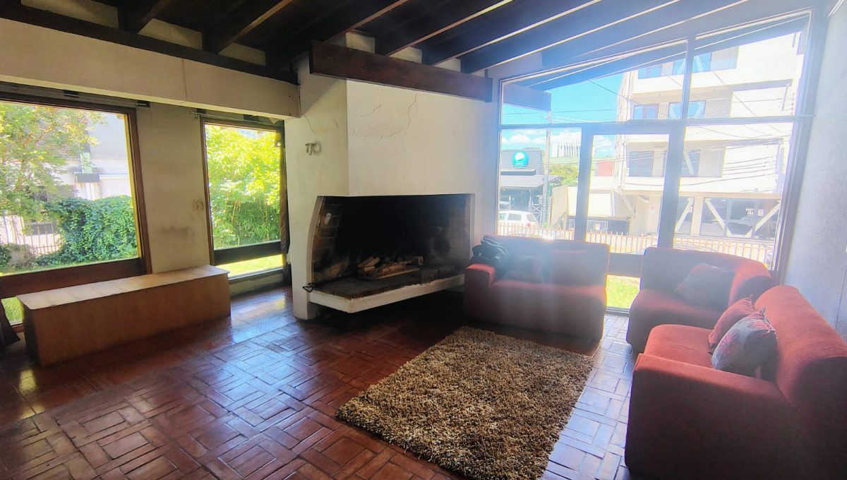 e9895fa2-5cc1-4b6e-8d3c-d42d499a555b