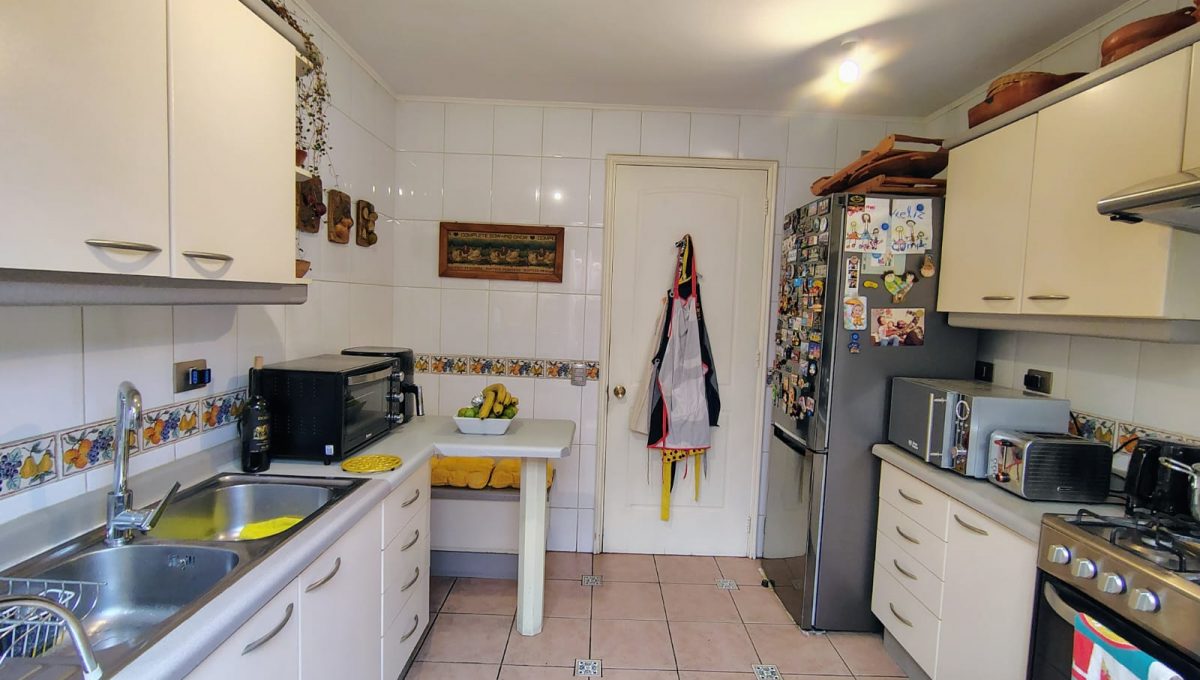 2a96b951-368c-4d5e-8f0c-02e46080c588