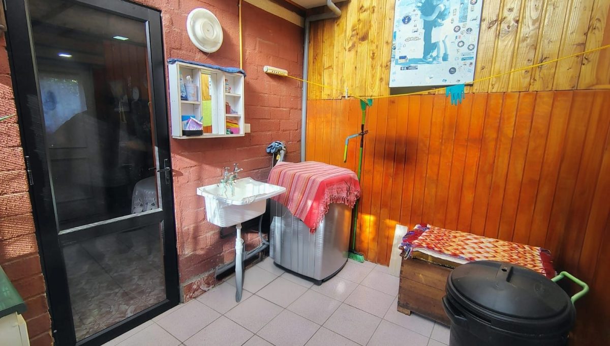 489f33c2-1119-4400-8dff-1976a9e84e0b