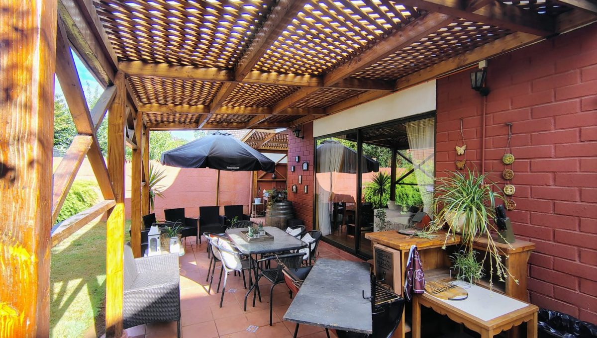 9f0e52b0-521c-4c28-bb2f-e37875f62685