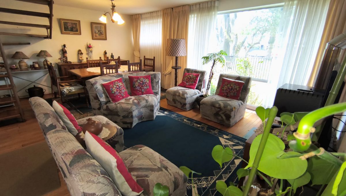 35e052e7-a80b-46e9-bd01-830452a4fbea