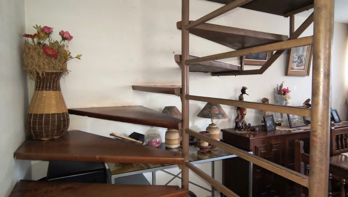 e2a2a1e9-db56-4423-aab6-57da5c33abd8