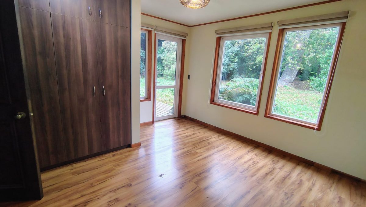 b1d0484b-e740-4305-a85e-b3c5ba7a29c1